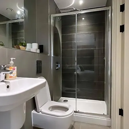 Spacious 2 Bed Modern Apartment Manchester Exterior photo