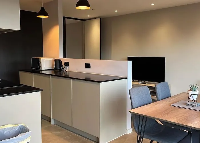 Spacious 2 Bed Modern Apartment