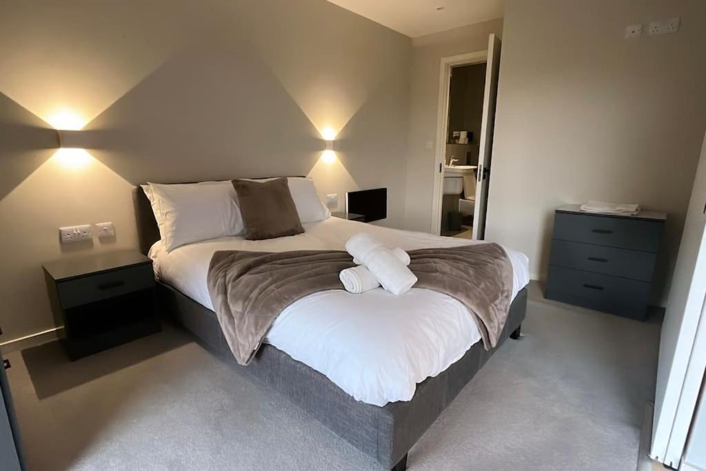 Spacious 2 Bed Modern